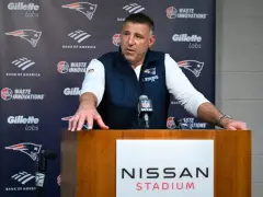 Inside the Patriots’ locker room: Drake Maye gave Mike Vrabel a game ball