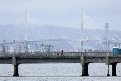 After record-breaking heat wave, light rain and 'May gray' expected this week in Los Angeles