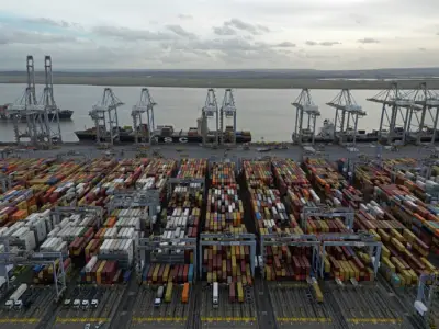 Trump keeps 10 percent tariffs on UK but cuts taxes on British autos, steel and aluminum with trade deal