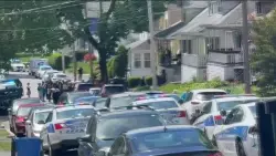 Crowd swarms ICE agents making arrest in Worcester